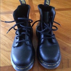 Children’s unisex Dr Martens